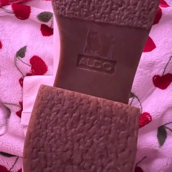 🤍Creme colored Aldo Boots, Good Condition. Genuine Real Leather🤍 - Picture 9 of 12